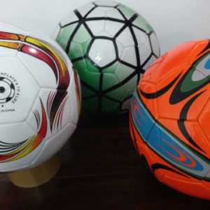 PELOTA FUTBOL IMPORTADA, USO INTENSIVO. PESO 450 GR.